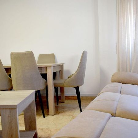 Apartamentos Atlas Terrassa II Buitenkant foto